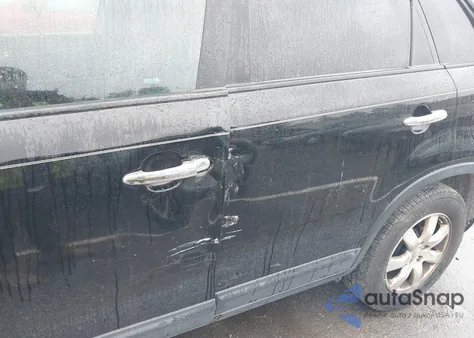 2011 Kia Sorento Lx z USA, uszkodzony, nr VIN 5XYKTCA13BG142428